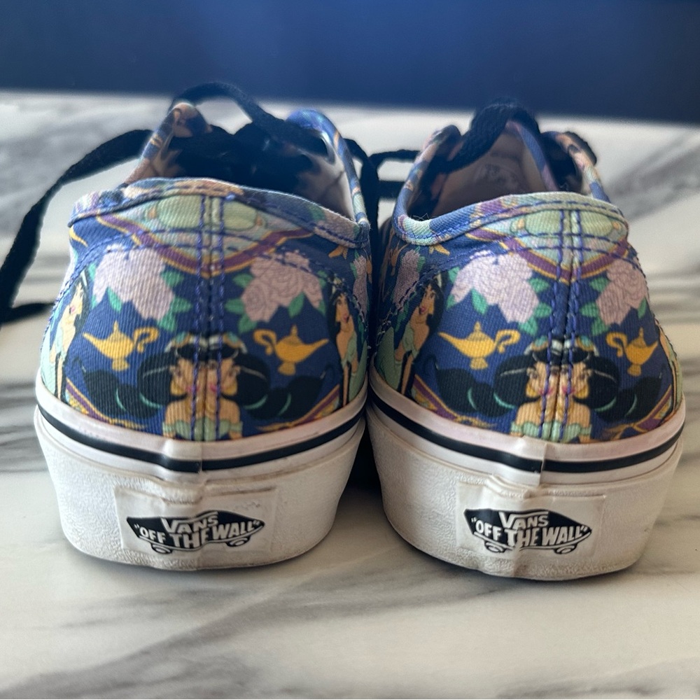 Vans x Disney Jasmine Sneakers - Picture 4 of 10